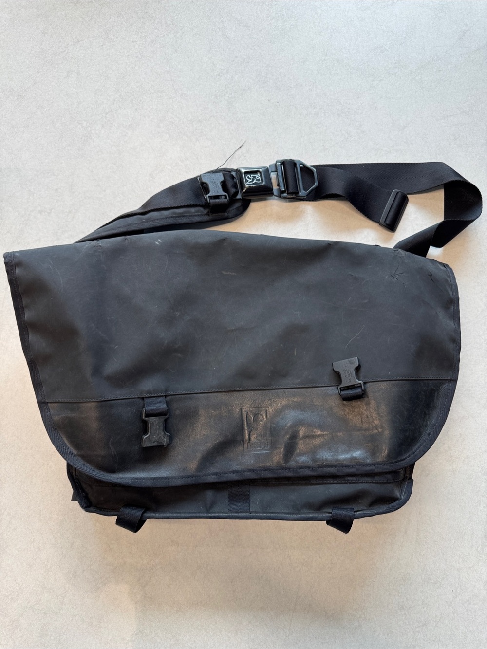 Chrome Citizen Messenger Bag Black Nylon with Adjustable Strap 24L